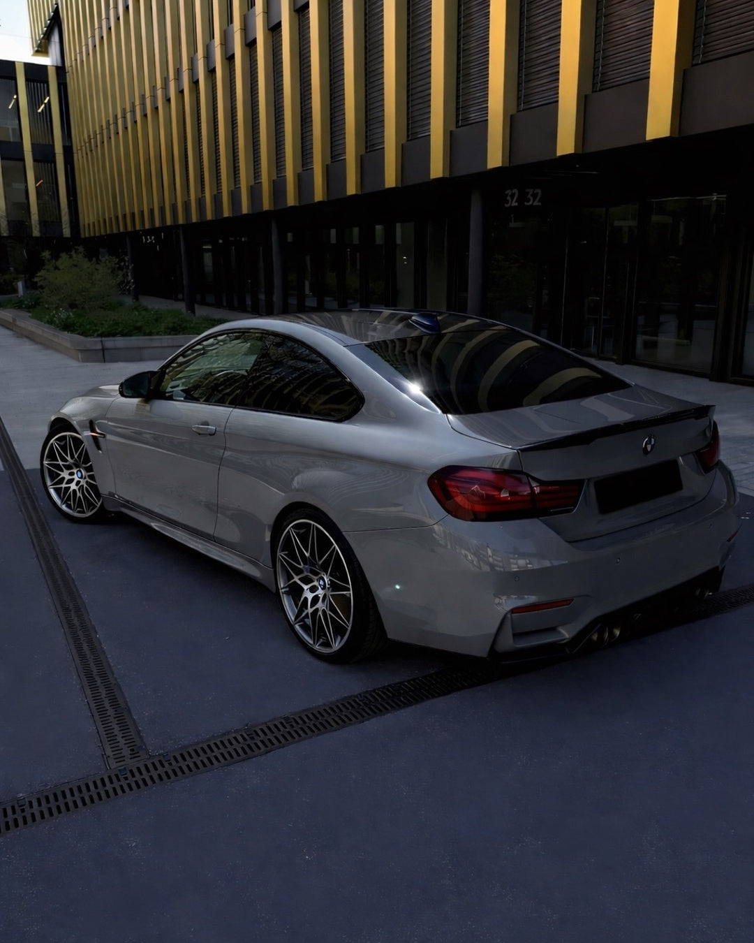 BMW M4 F82 Competition — view 2
