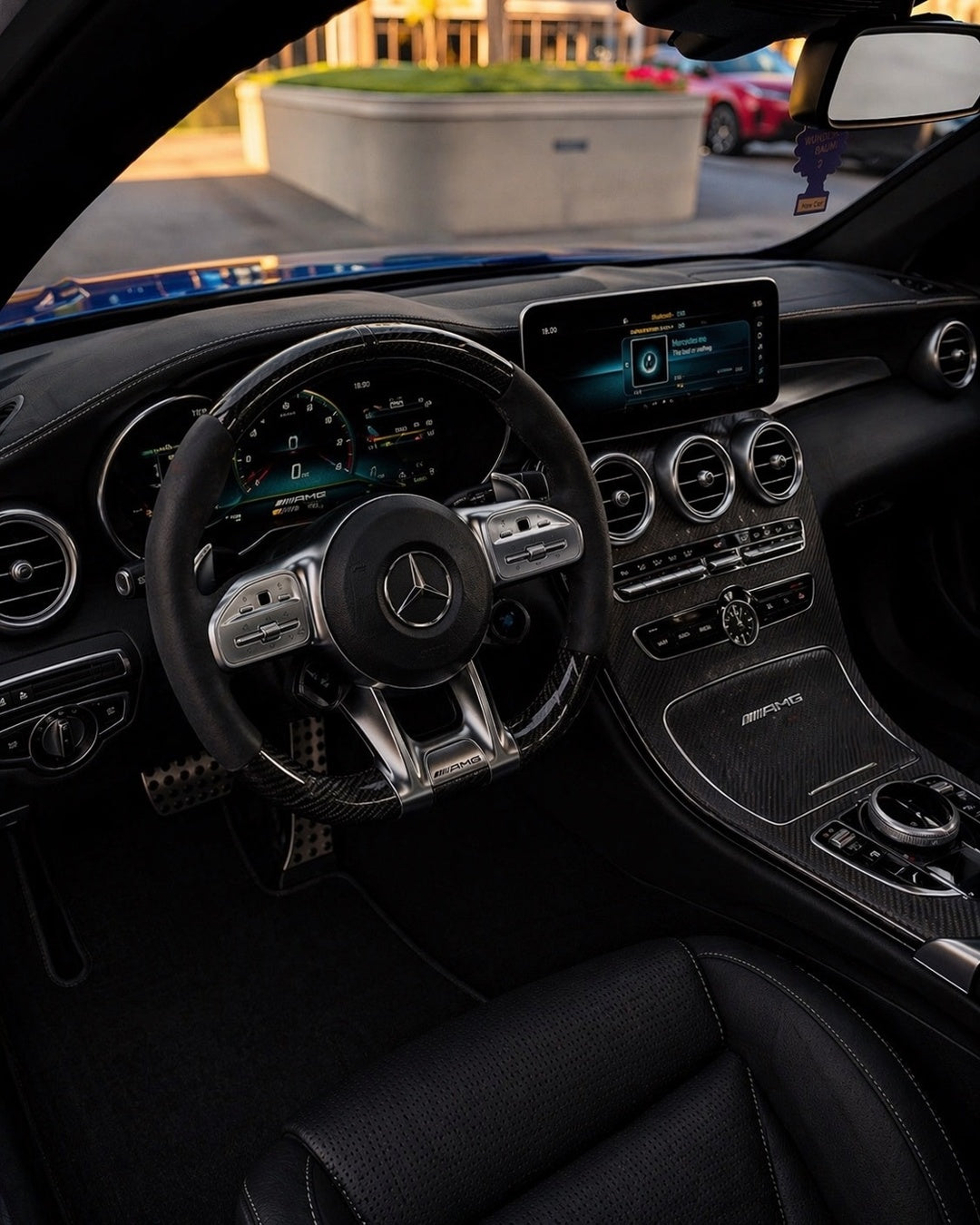 MERCEDES BENZ C63 AMG